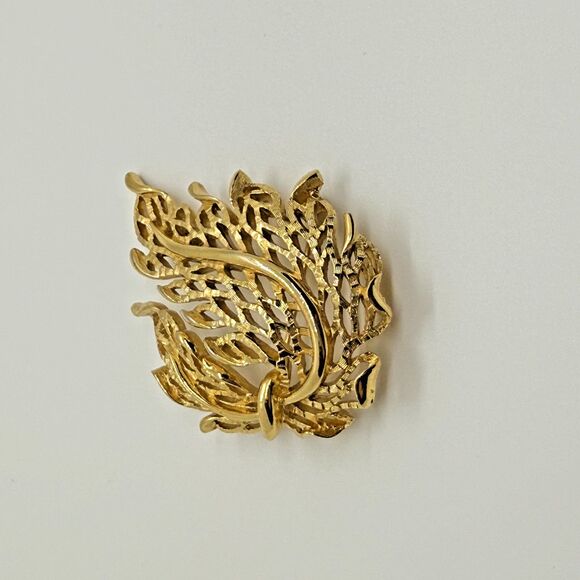 VTG Crown Trifari Goldtone Textured Openwork Leaf Brooch Modernist MCM Old Money - Picture 2 of 9